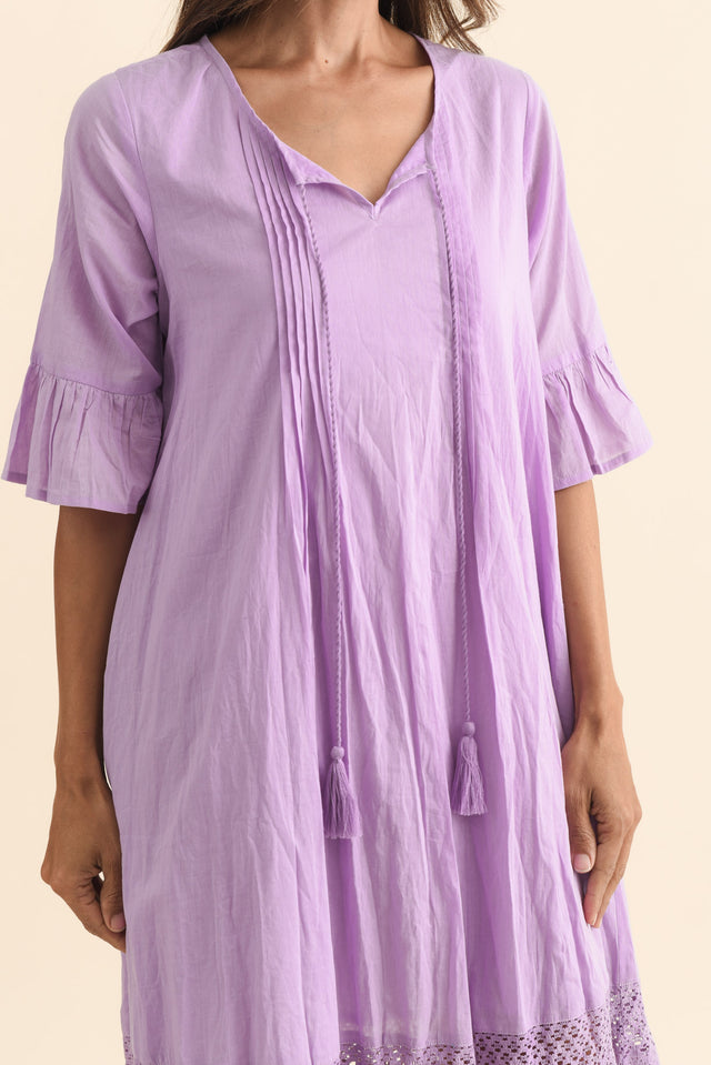 alt text|model:Cara image 6