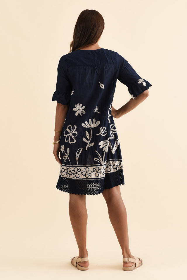 alt text|model:Cara image 5