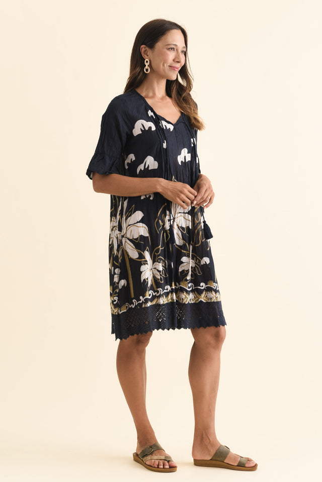 alt text|model:Cara image 4