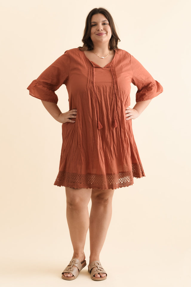 plus-size,curve-dresses,plus-size-sleeved-dresses,plus-size-midi-dresses,plus-size-cotton-dresses,plus-size-summer-dresses,alt text|model:Gabby