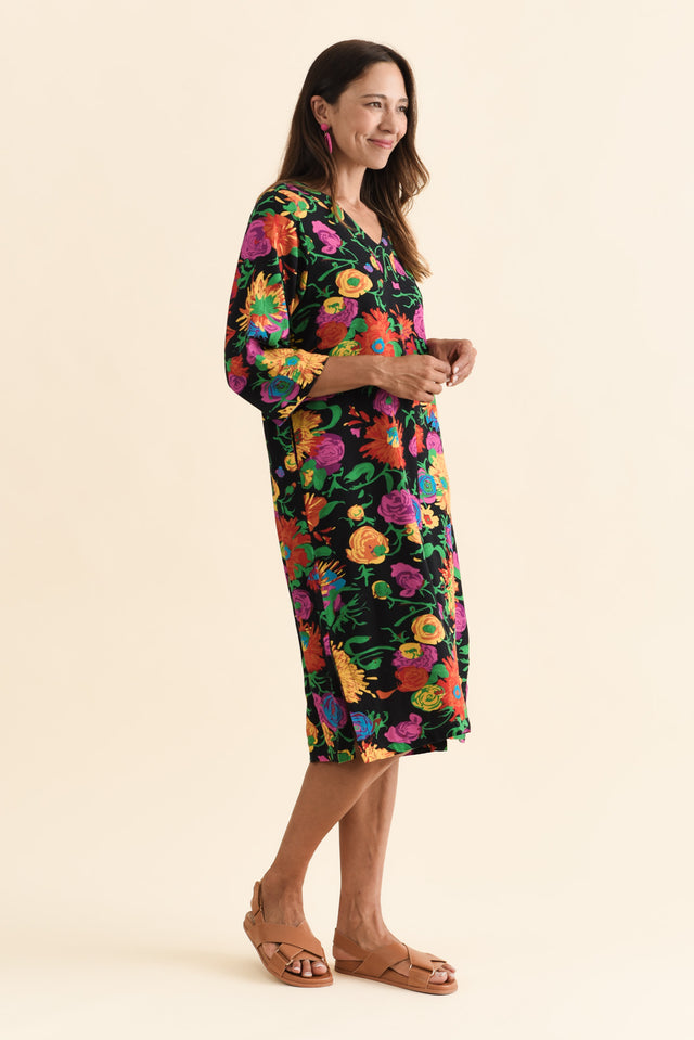 alt text|model:Cara image 4