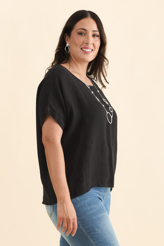 Chaya Black Linen Top,Brunette model,alt text|model:Emilia image 10
