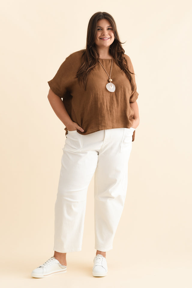 Chaya Mocha Linen Top,Brunette model,alt text|model:Gabby image 14
