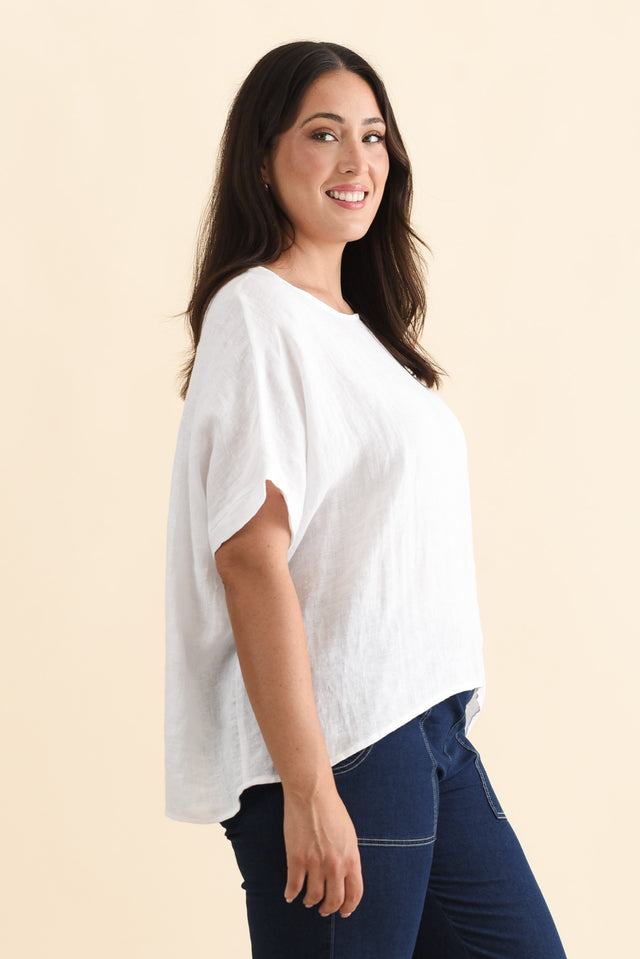 Chaya White Linen Top,Brunette model,alt text|model:Emilia image 11