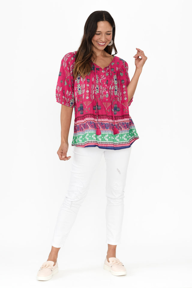 alt text|model:Cara image 8