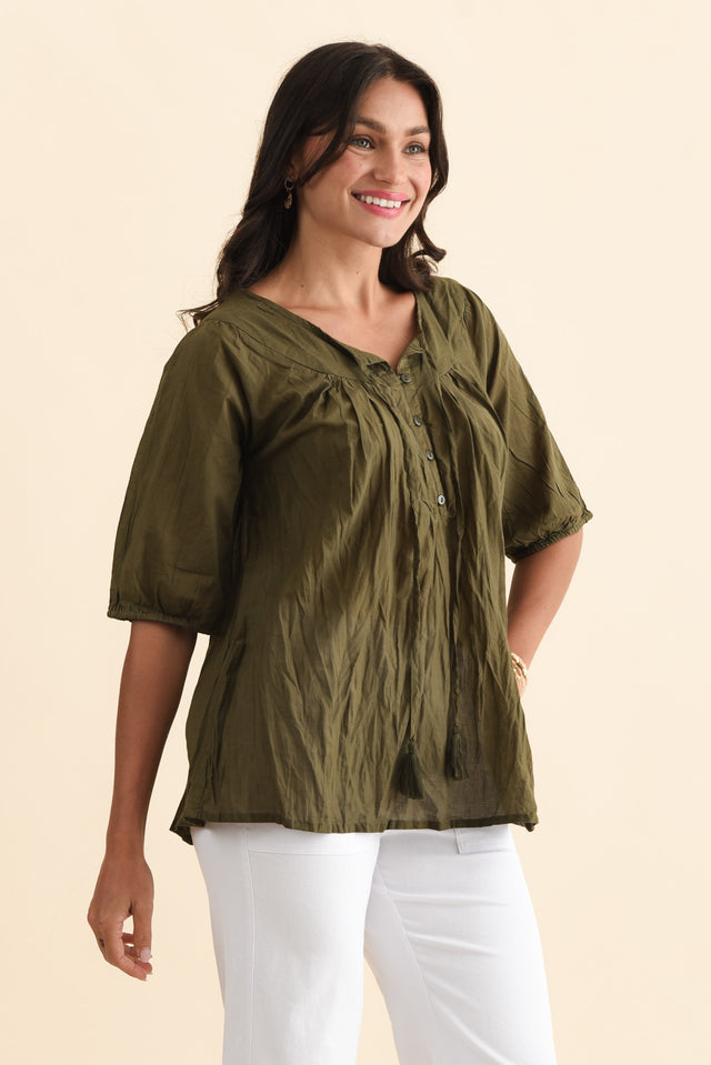 Claris Khaki Crinkle Cotton Top,Brunette model,alt text|model:Brontie image 4