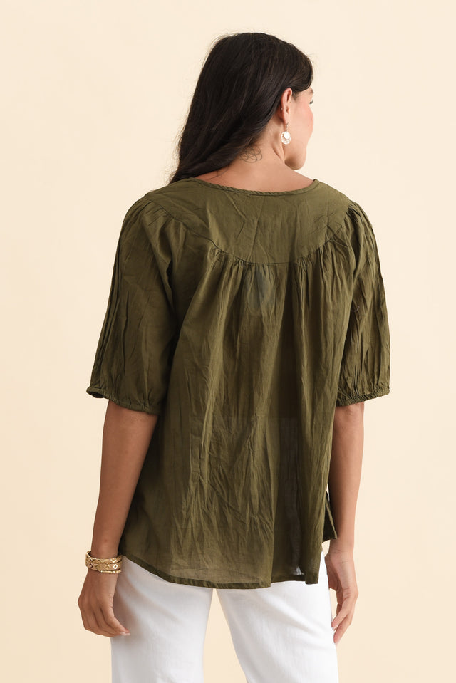 Claris Khaki Crinkle Cotton Top,Brunette model,alt text|model:Brontie image 5
