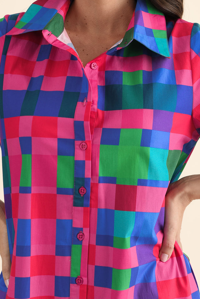Claude Pink Gingham Cotton Poplin Dress,brunette model,Close up of outfit,alt text|model:MJ image 5