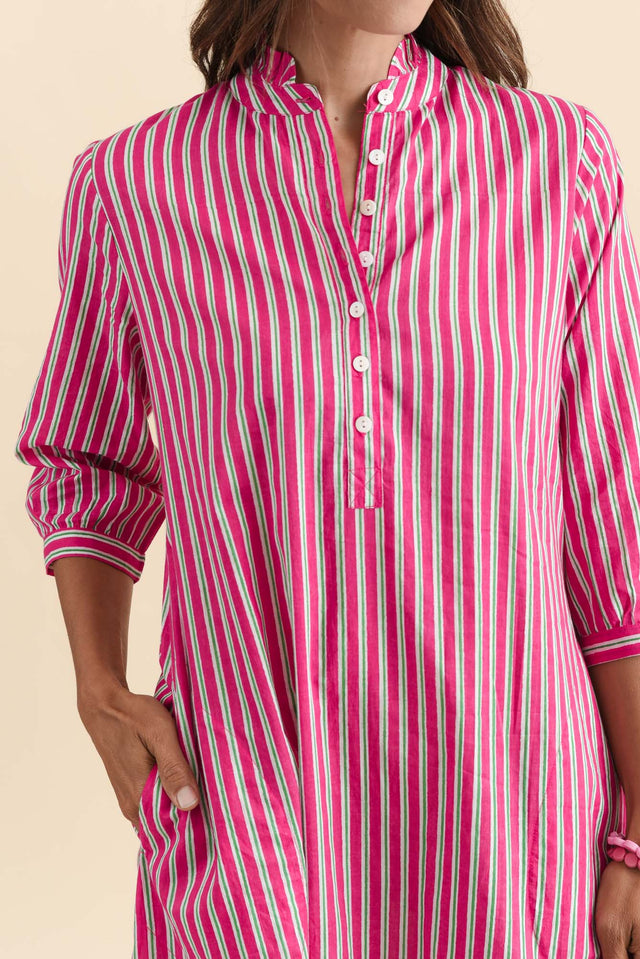 alt text|model:Cara image 6