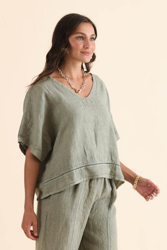 Coan Khaki Linen Trim Top,Side,Brunette model,alt text|model:Brontie image 3