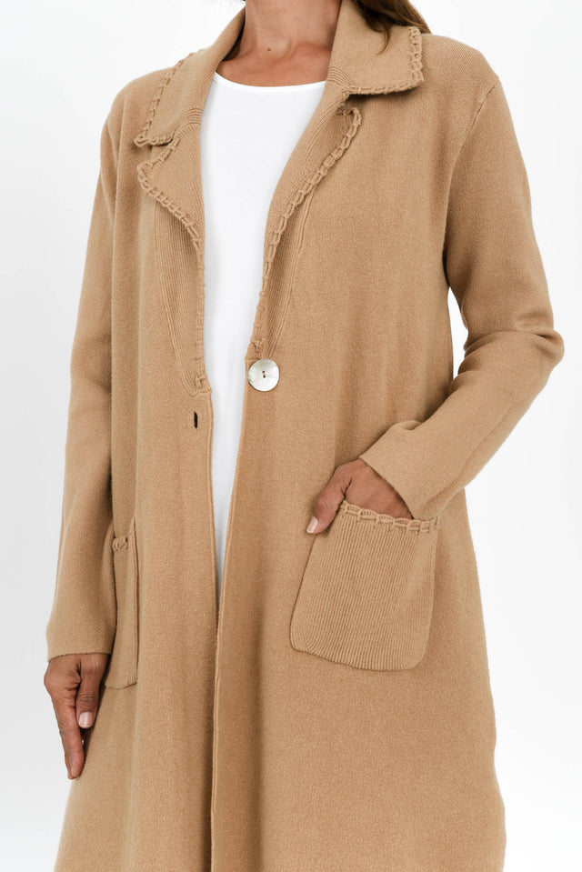 alt text|model:Cara image 6