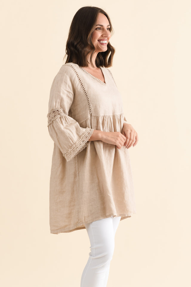 Conrad Beige Linen Lace Top,Brunette model,alt text|model:MJ image 4
