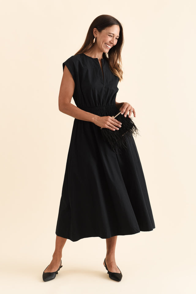 alt text|model:Cara image 3