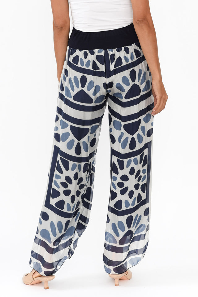 alt text|model:Cara image 6