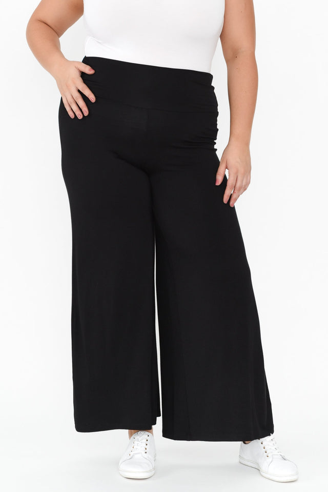 Cory Black Bamboo Wide Leg Pants,Brunette model,plus-size,curve-basics,curve-bottoms,plus-size-Pants,plus-size-basic-bottoms,alt text|model:Gabby