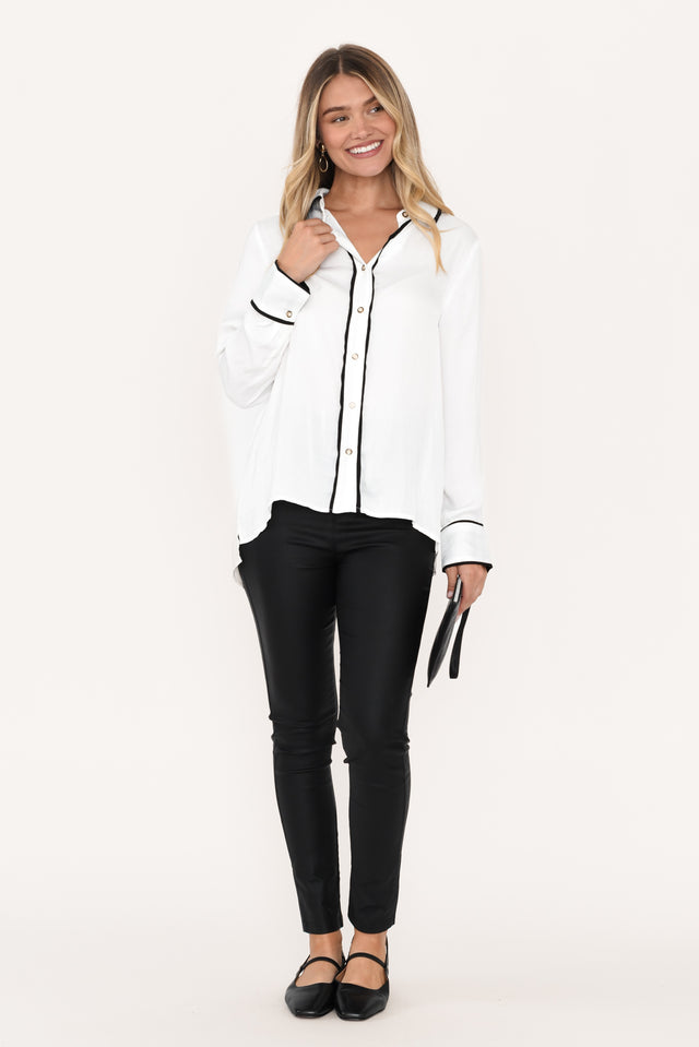 alt text|model:Mollie image 3