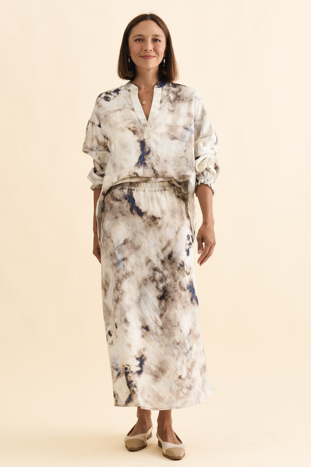 Modena Taupe Abstract Linen Midi Skirt,Brunette model,alt text|model:Cara image 3