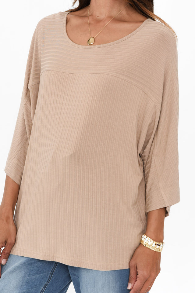 alt text|model:Cara image 6