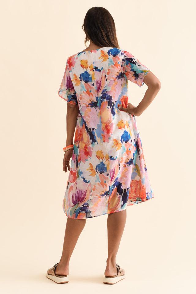 alt text|model:Cara image 5