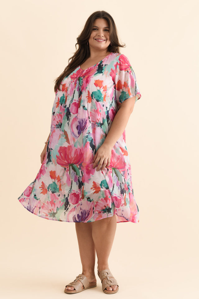 Debbie Pink Floral Pleated Dress,Brunette model,plus-size,curve-dresses,plus-size-summer-dresses,alt text|model:Gabby