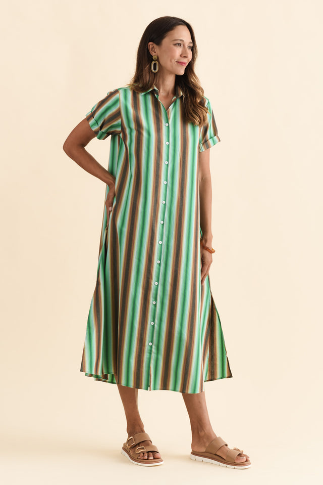 alt text|model:Cara image 4