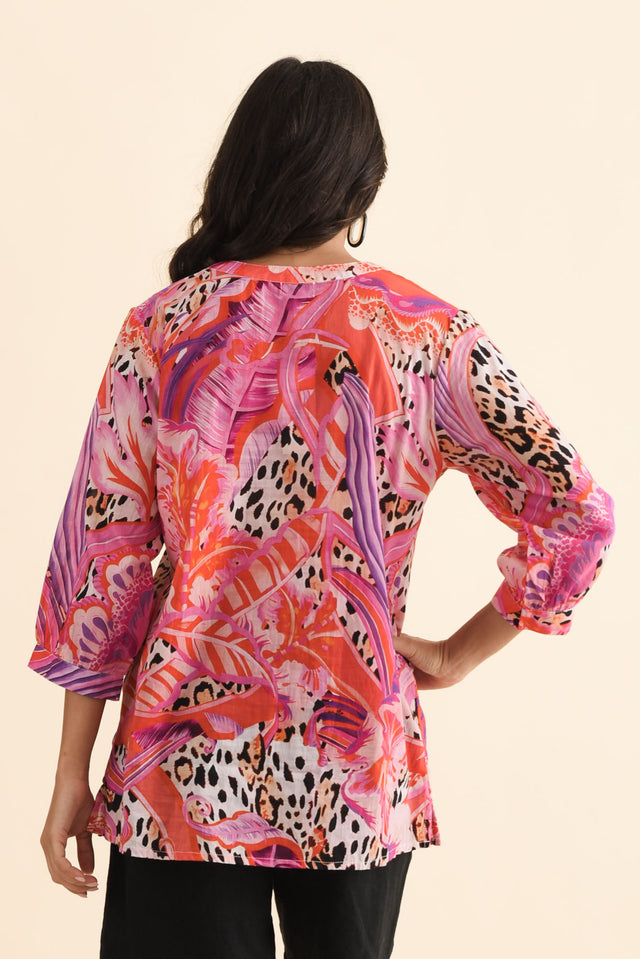 alt text|model:Brontie image 5