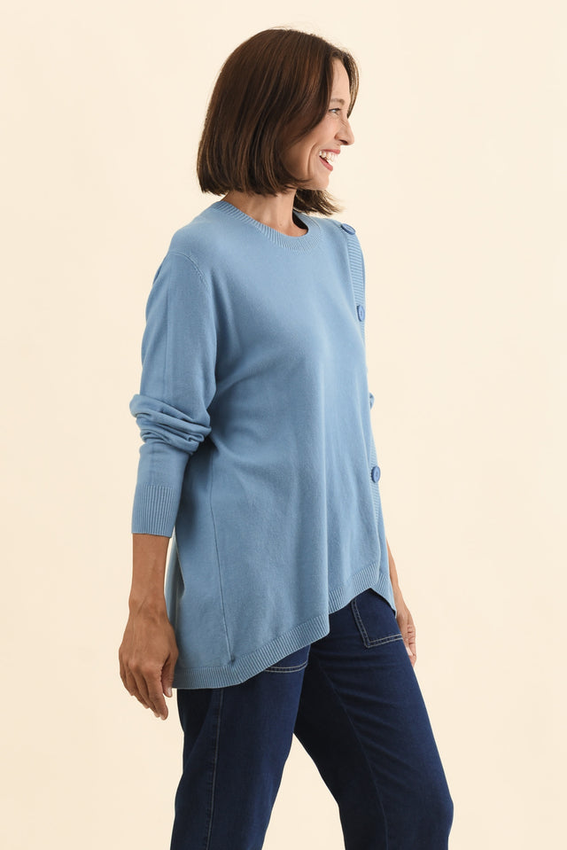 alt text|model:Cara image 4