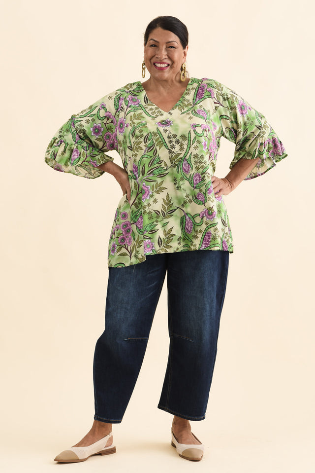 Diona Green Garden Frill Sleeve Top,Brunette model,alt text|model:Pilita image 9