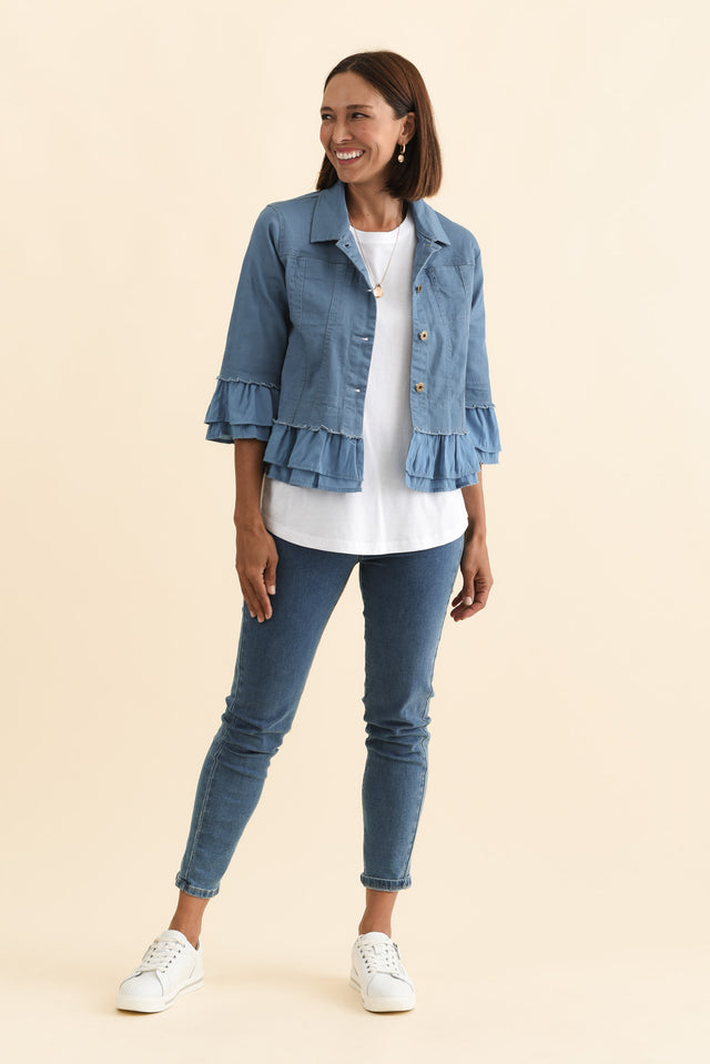 alt text|model:Cara image 6