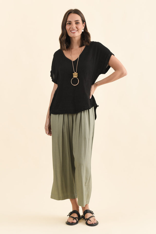 Dorian Black Linen Cotton Top,Brunette model,alt text|model:MJ image 8