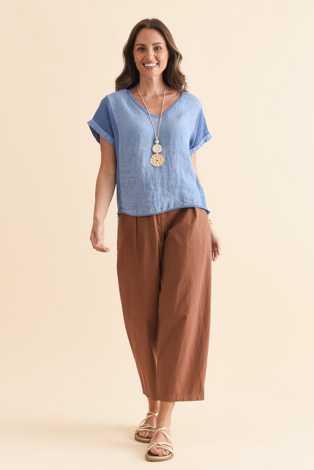 Dorian Steel Linen Cotton Top,Full Body,Brunette model,alt text|model:MJ image 7
