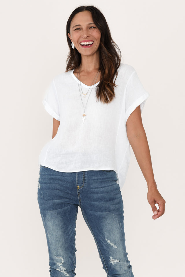 alt text|model:Cara image 2