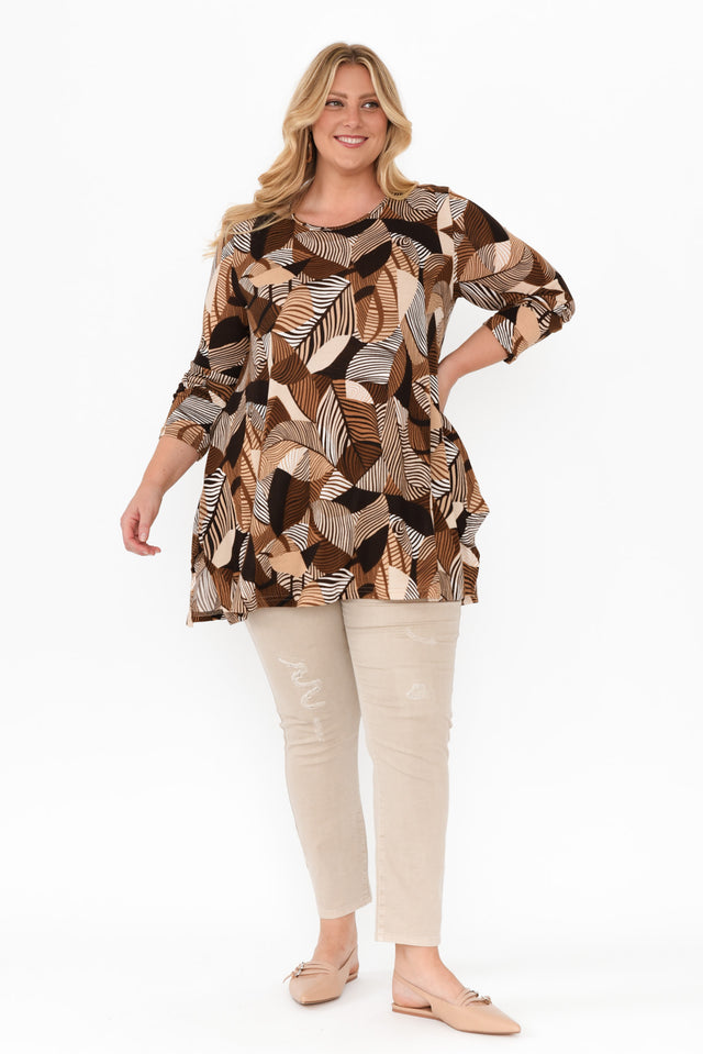 alt text|model:Caitlin image 8