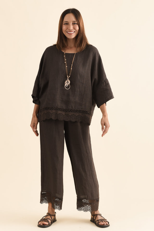 Easton Chocolate Linen Embroidered Top,Full Body,Brunette model,alt text|model:Cara image 6