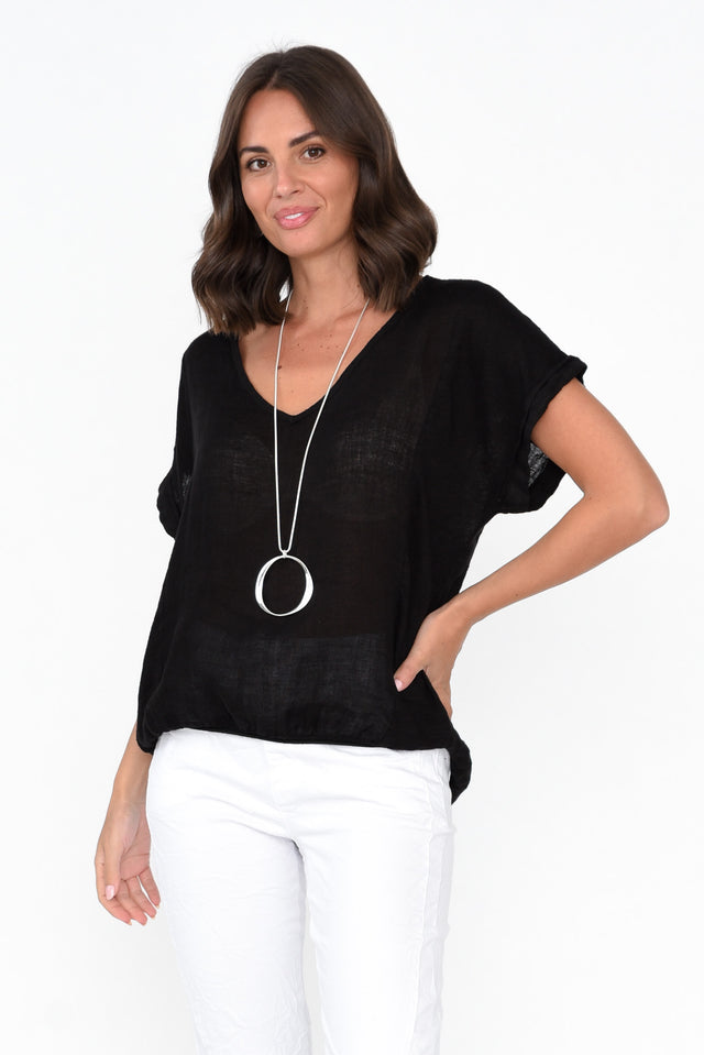 Effie Black Linen Tee neckline_V Neck