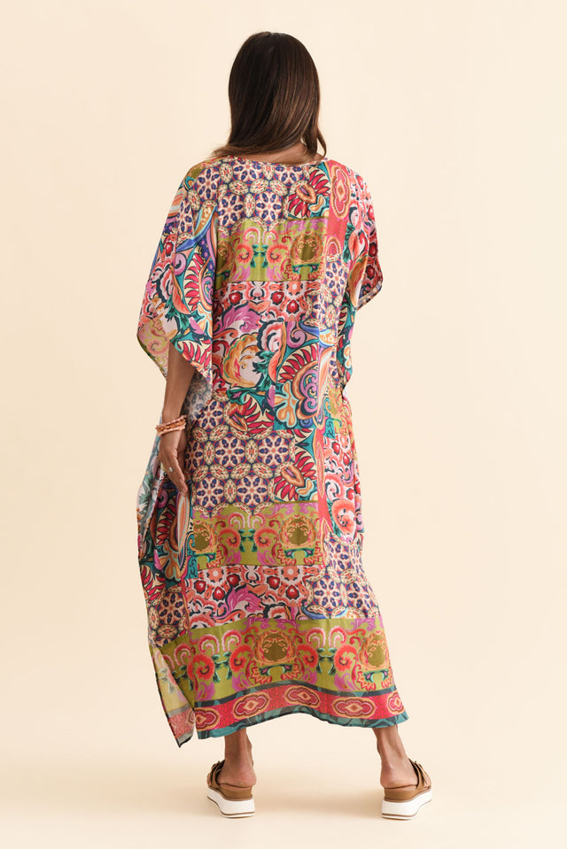 alt text|model:Cara image 5