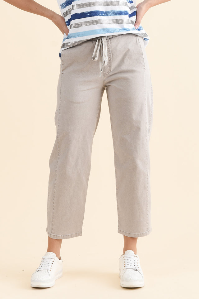 Eleanor Washed Natural Drawstring 7/8 Pants,Front,Brunette model,alt text|model:MJ image 1