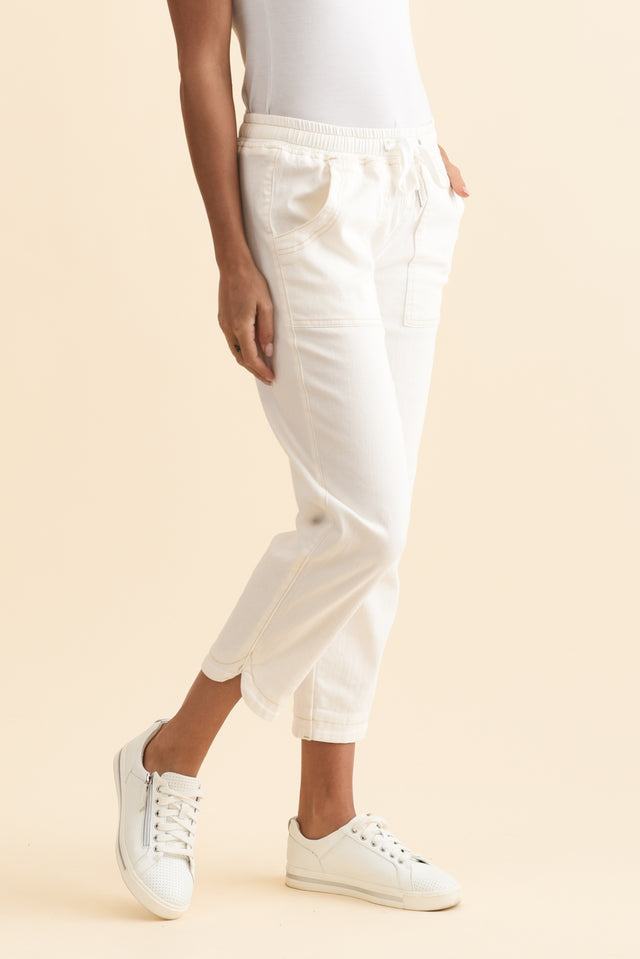 alt text|model:Brontie image 5