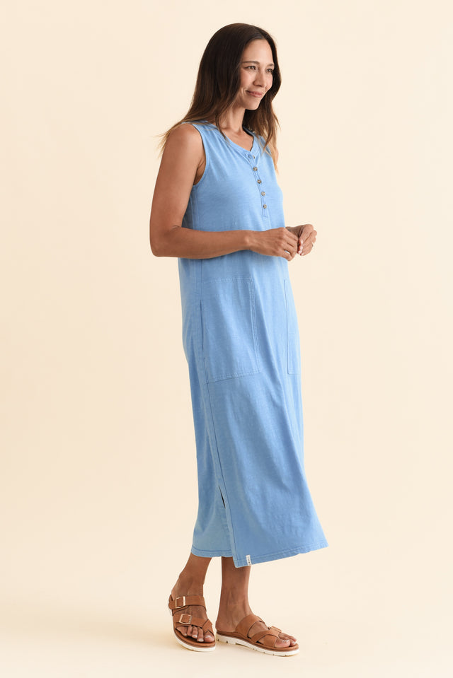 alt text|model:Cara image 4