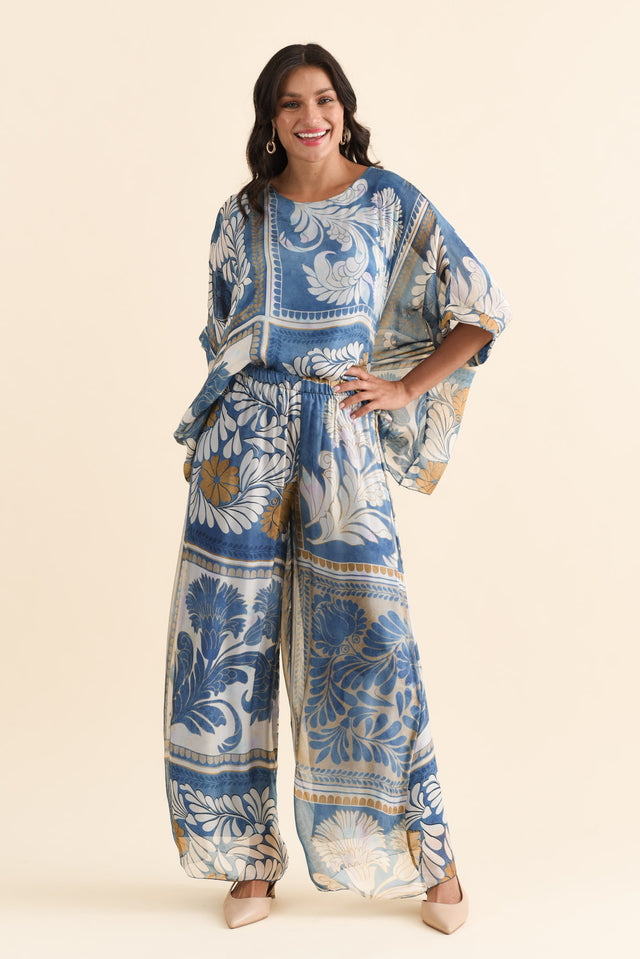 alt text|model:Brontie image 3