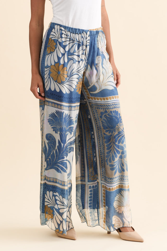 alt text|model:Brontie image 4