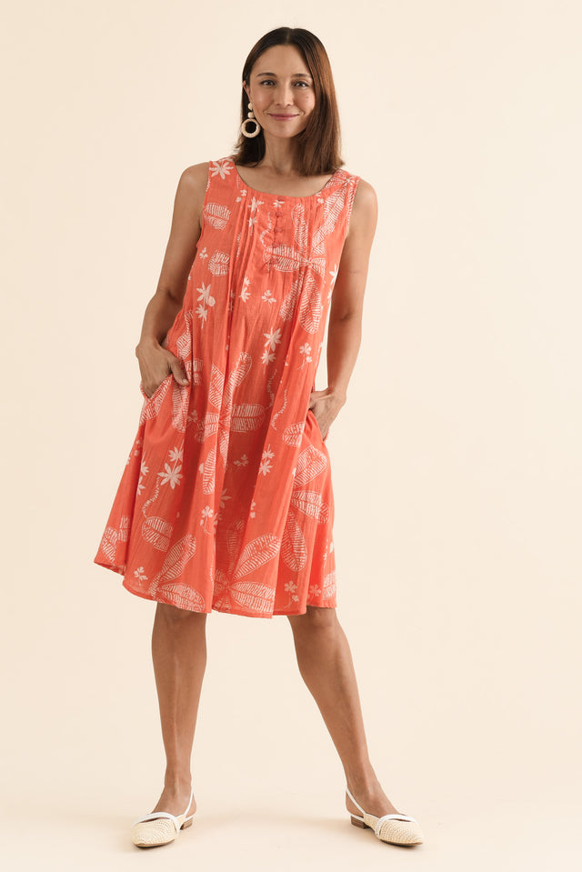 Enya Peach Flower Cotton Dress,Full Body,Brunette model,alt text|model:Cara image 6