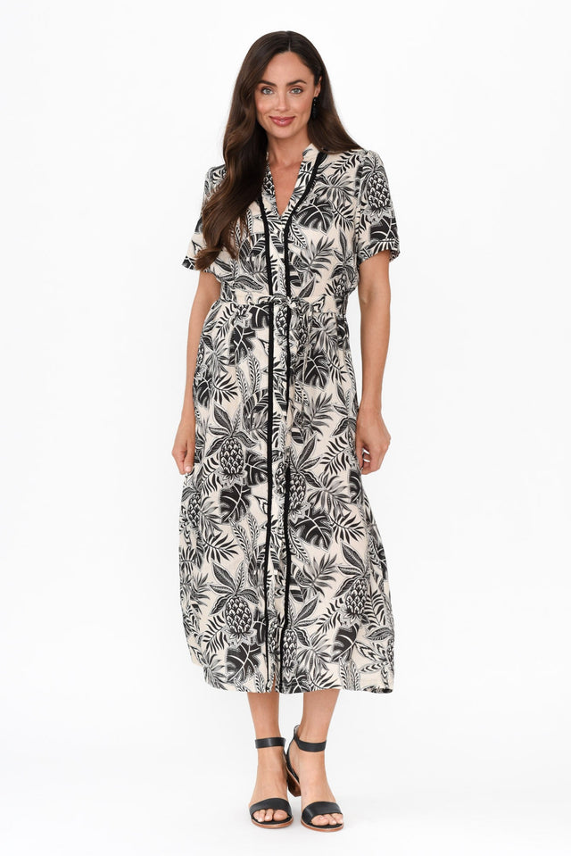 Essadora Black Leaf Linen Dress,Brunette model,alt text|model:Elouise image 4