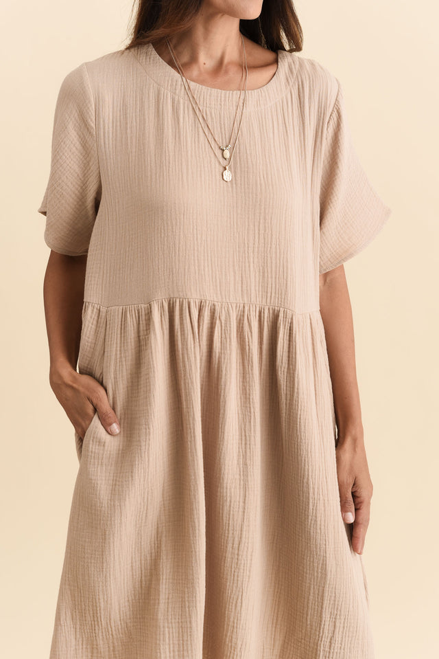 alt text|model:Cara image 5