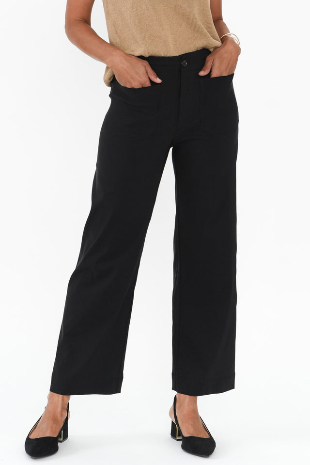 alt text|model:Cara image 2