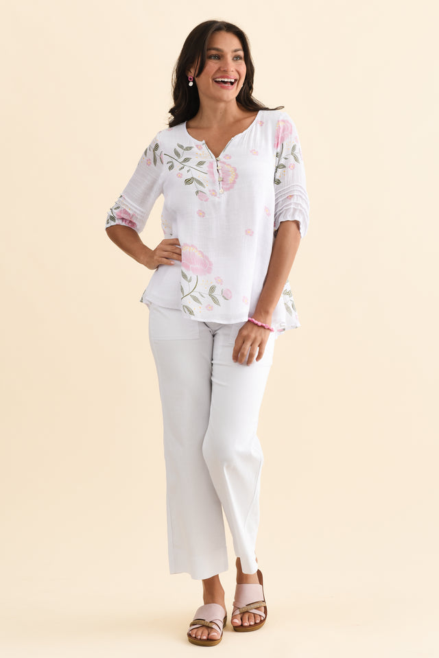 alt text|model:Brontie image 3