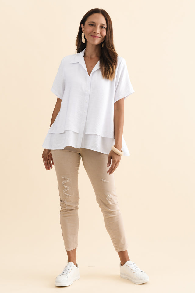 alt text|model:Cara image 4