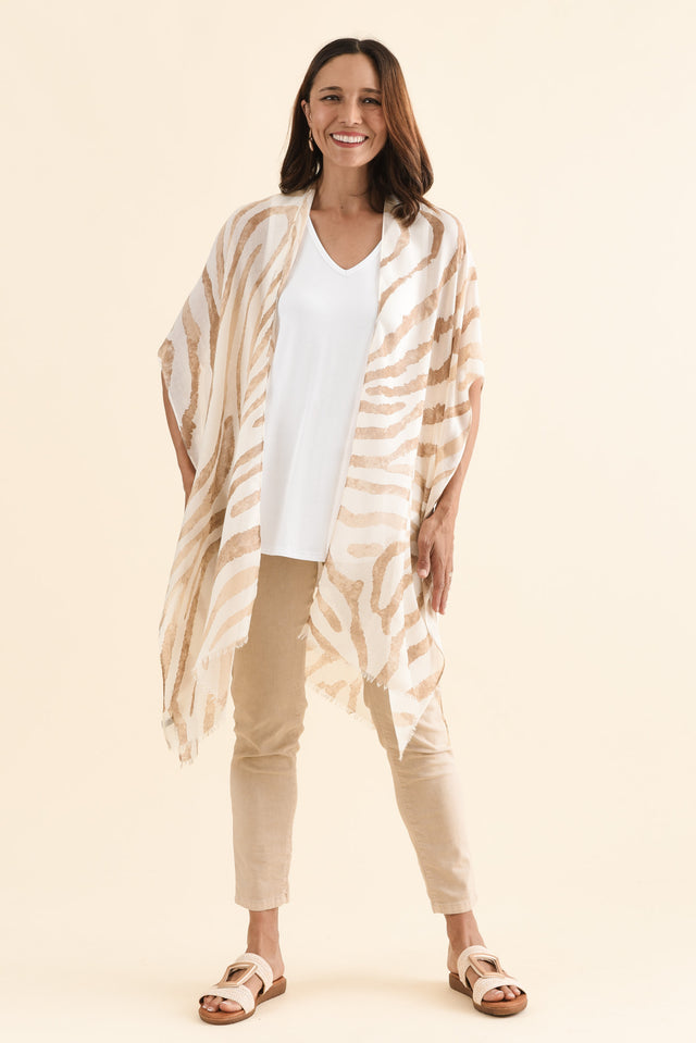 Felicia Natural Animal Kimono,Full Body,Brunette model,alt text|model:Cara image 6