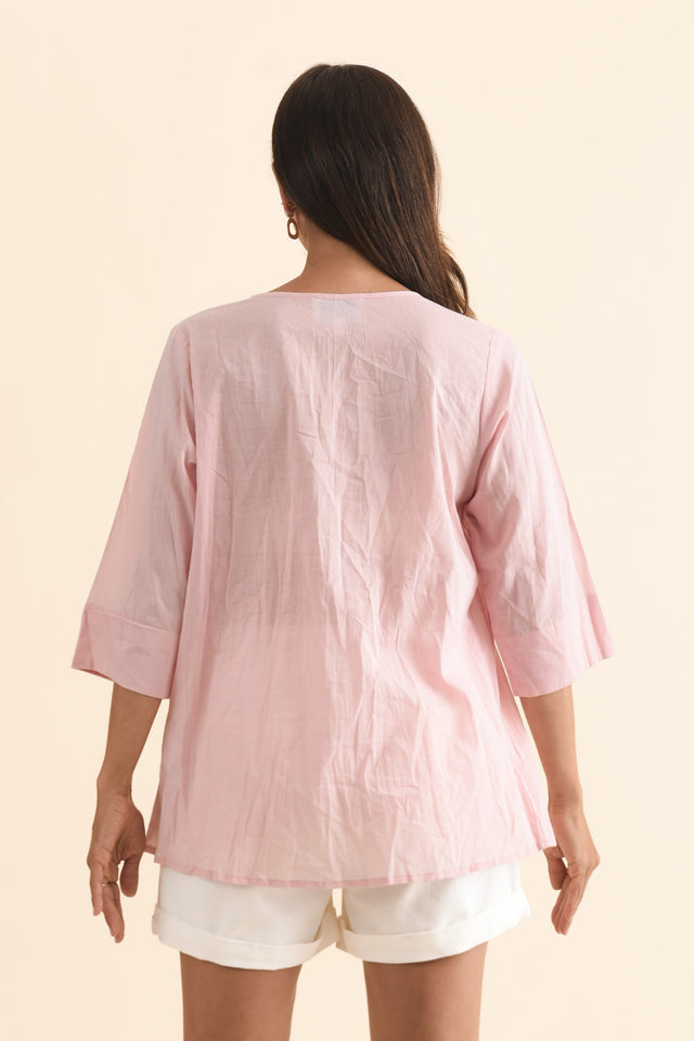 Fia Blush Sleeved Crinkle Cotton Top,Brunette model,alt text|model:Cara image 6