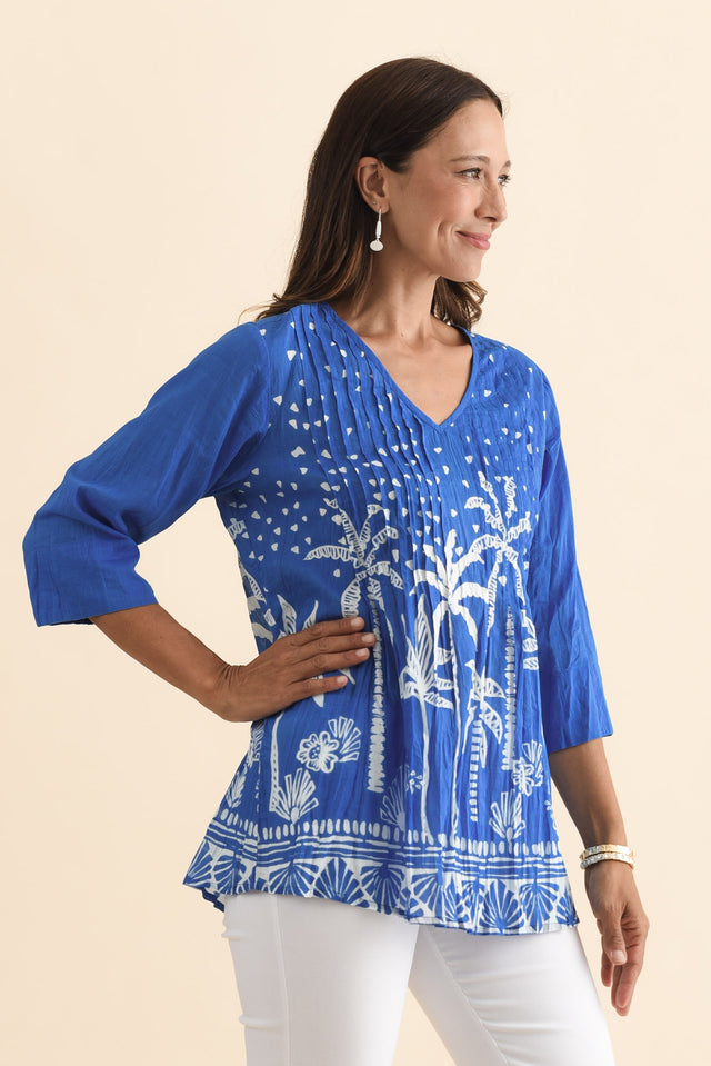 alt text|model:Cara image 4